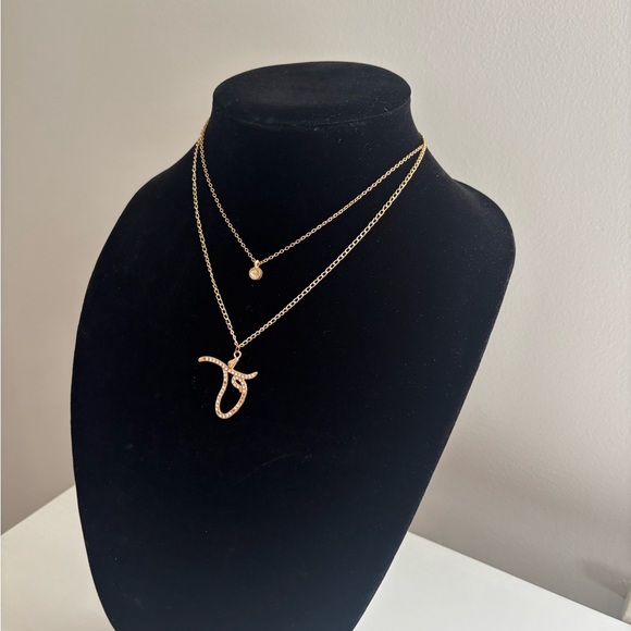 Gold Double-Layer Pendant Necklace with Script Charm - Picture 4 of 7